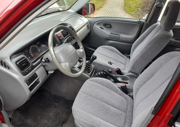 Suzuki Grand Vitara cena 21900 przebieg: 174225, rok produkcji 2003 z Kłecko małe 379